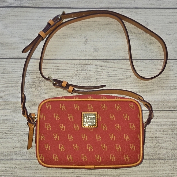 Dooney & Bourke Women's Loni Signature Logo Crossbody Bag Red/Tan NWOT - Picture 1 of 16